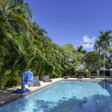 Aventura Lakefront