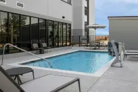 Fairfield Inn & Suites by Marriott Paris = แฟร์ฟิลด์ อินน์ แอนด์ สวีทส์ บาย แมริออท ปารีส - ที่มีสระว่ายน้ำ