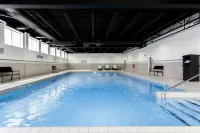 Courtyard Montreal West Island/Baie D’Urfe - piscina