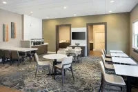 Residence Inn Tampa Suncoast Parkway at NorthPointe Village - breakfast
