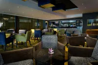 DoubleTree by Hilton Woking - С парковкой