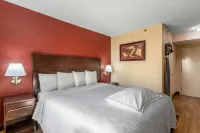 Red Roof Plus+ El Paso East - Pet friendly