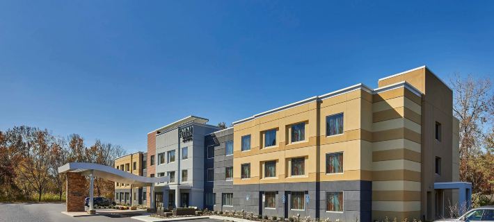 Fairfield Inn & Suites Albany Airport Hotels in Colonie
