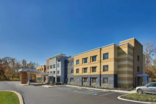 Fairfield Inn & Suites Albany Airport - 駐車場