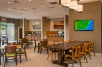 Fairfield Inn & Suites Washington - Bãi đậu xe