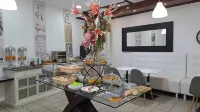 Hotel Square - breakfast