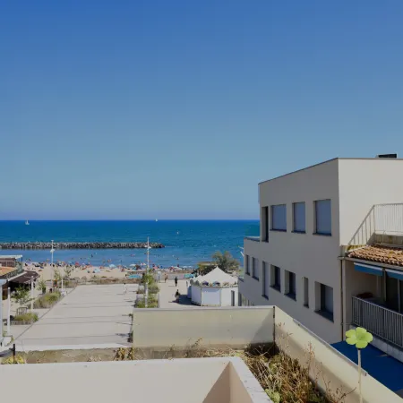 Panoramic Sea View – Cozy Renovated Apartment