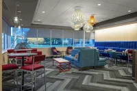 Tru by Hilton Cleveland Midtown - Bãi đậu xe