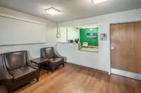 HomeTowne Studios Spokane - Valley - Parkplatz