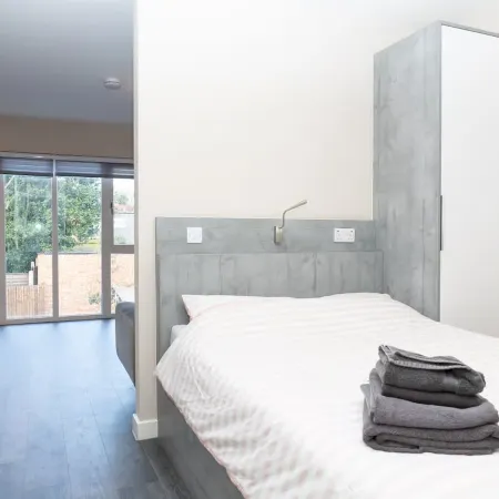 Elegant studio with Windsor Nearby