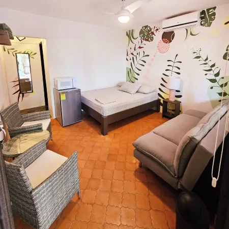 Casa Pura Vida Surf Hostel - Tamarindo Costa Rica