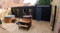 Consort Hotel, Urban Spa & Glamping Pods - Spa