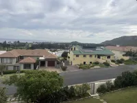 Hermanus Heights Villa - parking