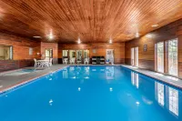Comfort Inn & Suites - Pools