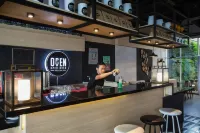 MaxOneHotel Tidar Surabaya - bar