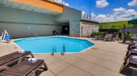 Best Western Clermont - Pools