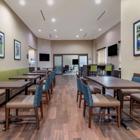 Comfort Suites