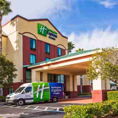 Holiday Inn Express & Suites Tampa Northwest-Oldsmar Hotel Exterior