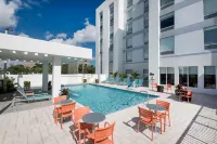 Home2 Suites by Hilton Ft. Lauderdale Airport-Cruise Port - Breakfast