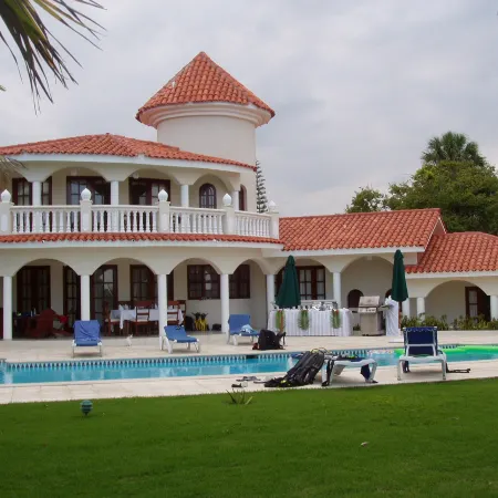 3Br Villa with VIP Access - All Inclusive Program with Alcohol Included.