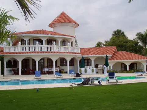 3Br Villa with VIP Access - All Inclusive Program with Alcohol Included.