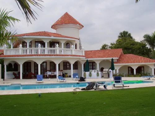 3Br Villa with VIP Access - All Inclusive Program with Alcohol Included.