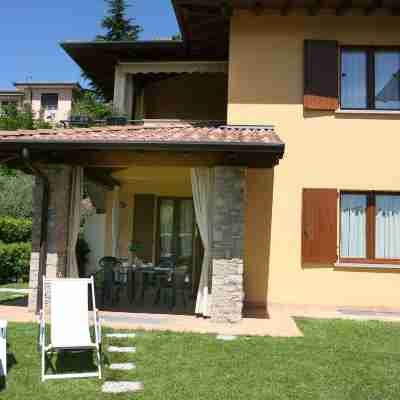 Apartments "i Ciclamini" in Moniga del Garda Hotel Exterior
