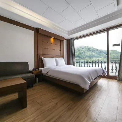 Gapyeong Riverland Hotels near Cheongpyeong