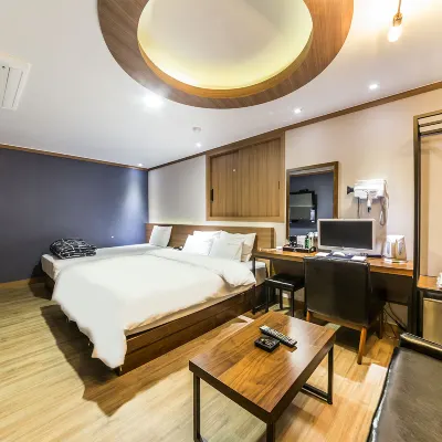 Win Hotel Các khách sạn gần Ga Gaerong