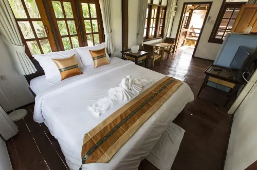 Phurintara - Resort Doi Saket - piscina