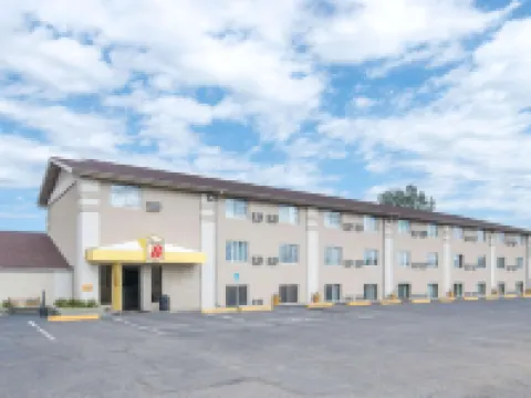 Super 8 by Wyndham Watertown Hotels in Codington County