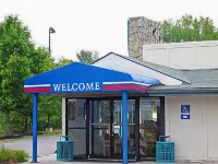 Rodeway Inn - parking