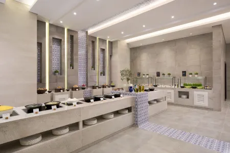 Four Points by Sheraton Sharjah Отели рядом с достопримечательностью «Шарджа Экспо Сентр»