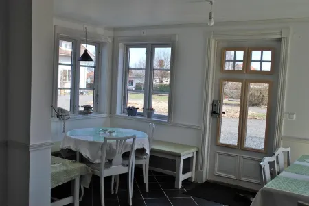 Mamma Carinas Pensionat B&B Отели в г. Йёнчёпинг