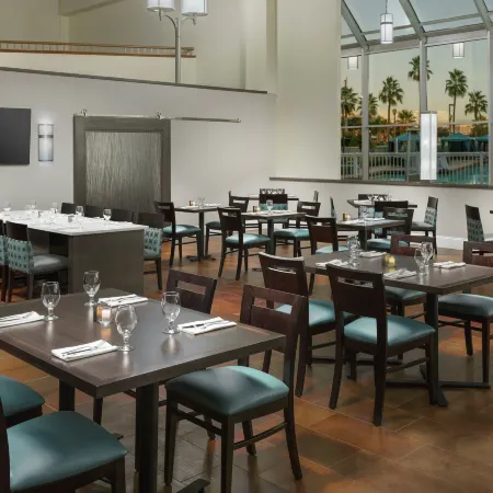 DoubleTree by Hilton Orlando Airport Hotel