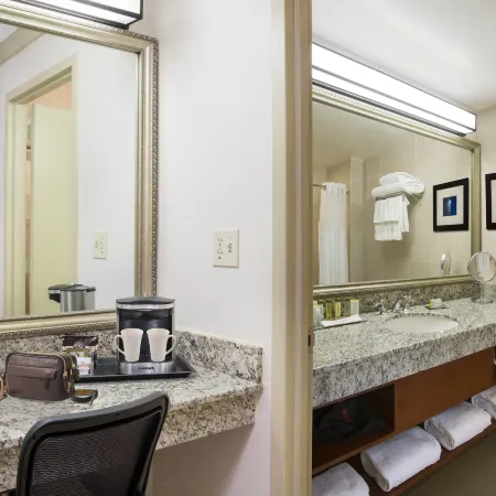 DoubleTree by Hilton Hotel Miami Airport & Convention Center