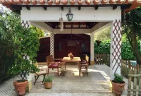Villa Of Cedars Spirit, Garden & Pool Hoteles cerca de HALLO