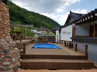Danyang Full of Happiness Hanok Pension 丹陽郡のホテル