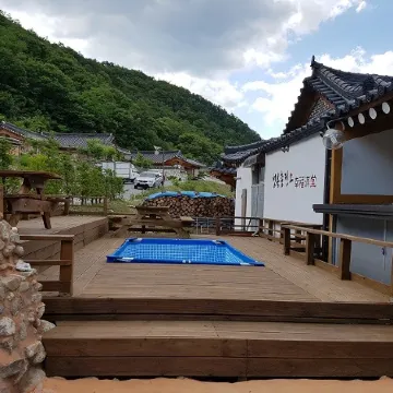 Danyang Full of Happiness Hanok Pension Отели в г. Танян
