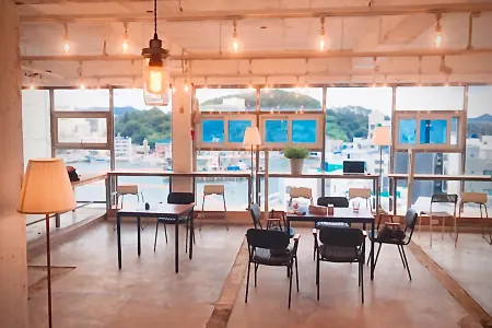 Life Guesthouse - Hostel Отели в г. Тхонъён