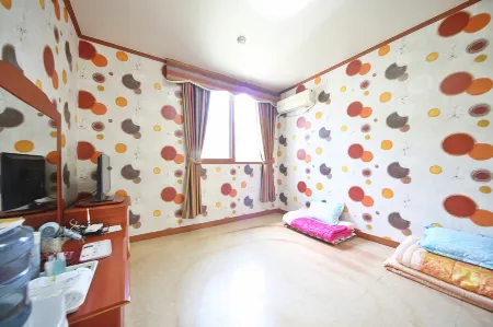 Gurye Purunsol Отели рядом с достопримечательностью «Gurye Sansuyu Village»