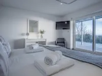 Sunrise  - 5 Bedroom Holiday Home - Pendine Hotels in Pendine