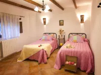 Casa Familiar Matasiete - with Swimming Pool Hotels in Laroya