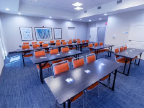 Holiday Inn Express & Suites CRESTVIEW SOUTH I-10 by IHG Hotels in Crestview