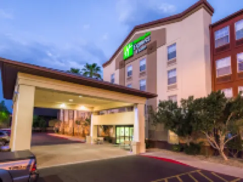 ฮอลิเดย์ อินน์ เอ็กซ์เพรส โรงแรม & สวีท ฟีนิกซ์-แอร์พอร์ต บาย IHG โรงแรมในฟีนิกซ์