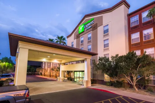 ฮอลิเดย์ อินน์ เอ็กซ์เพรส โรงแรม & สวีท ฟีนิกซ์-แอร์พอร์ต บาย IHG