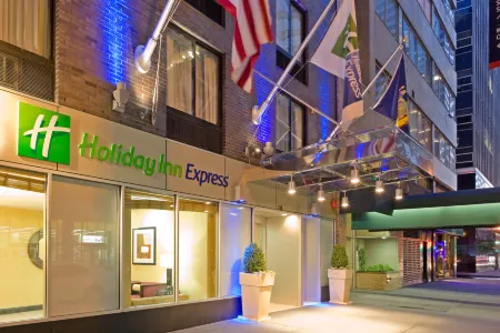 Holiday Inn Express New York City-Wall Street Отели рядом с достопримечательностью «St Elizabeth Ann Seton Shrine»