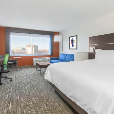Holiday Inn Express & Suites CHICAGO O'HARE AIRPORT by IHG