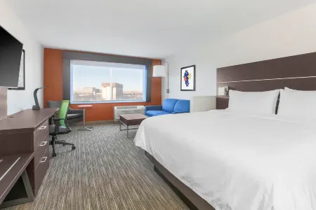 Holiday Inn Express & Suites Chicago O'Hare Airport