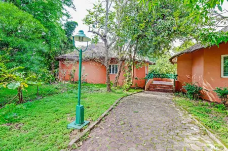 Jlr Kings Sanctuary- Jungle Lodges Отели в г. Майсур